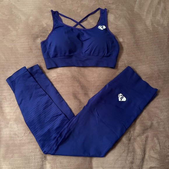 Women’s Best Workout Set - Picture 1 of 8